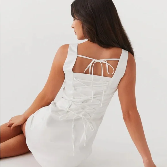 NWT PEPPERMAYO- Brielle Bow Satin Mini Dress - White size 8 - Picture 6 of 8